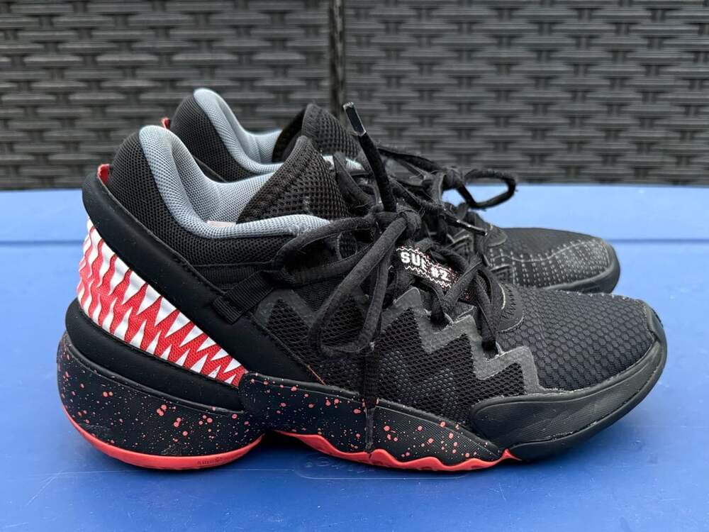 Adidas D.O.N. Issue 2 Venom Size 5 Basketball Shoes